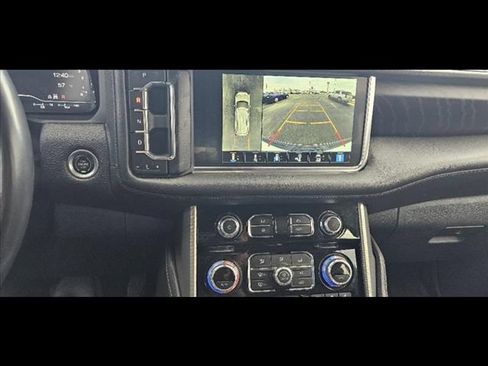 Used 2022 GMC Yukon XL Denali AWD/4WD image 17