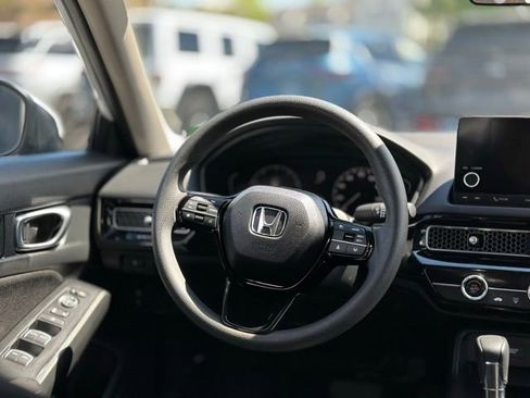 Used 2023 Honda Civic LX image 17