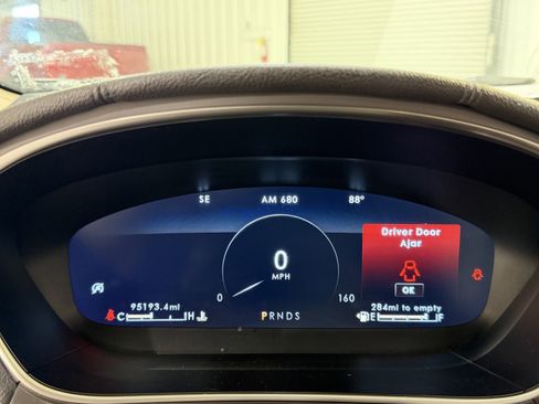 Used 2020 Lincoln Nautilus FWD w/ Equipment Group 101A image 16