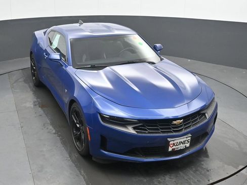 Used 2020 Chevrolet Camaro LT RWD image 31