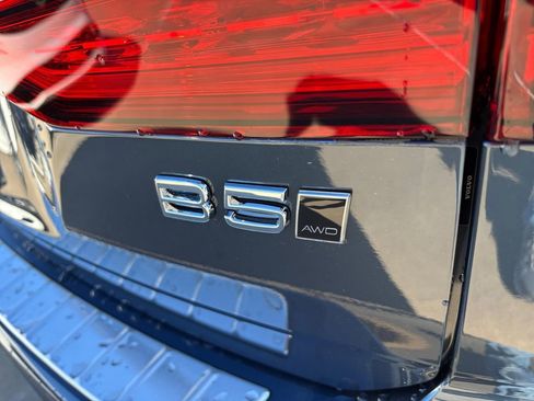 New 2026 Volvo V60 B5 Cross Country Plus w/ Protection Package Premier image 6