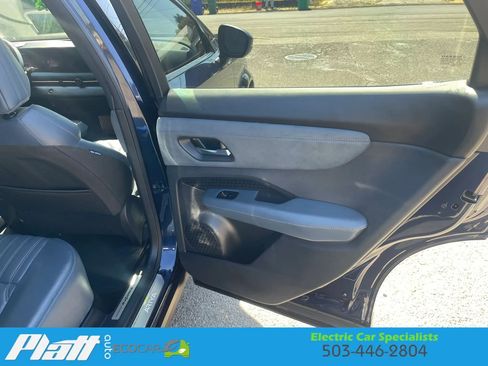 Used 2023 Nissan Ariya AWD/4WD image 44