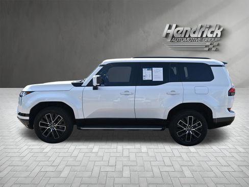 Used 2024 Lexus GX 550 w/ Cold Area Package AWD/4WD image 7
