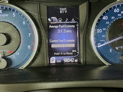 Used 2015 Toyota Camry XLE w/ Moonroof Package image 19