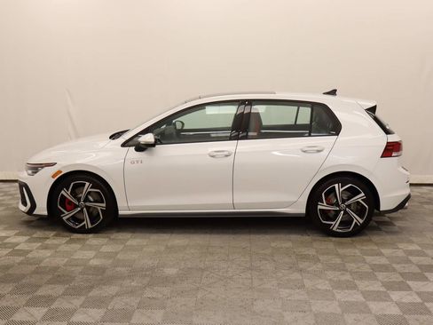 New 2026 Volkswagen GTI SE image 2