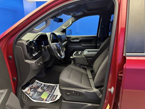 Used 2023 Chevrolet Silverado 1500 RST w/ Z71 Off-Road Package AWD/4WD image 13