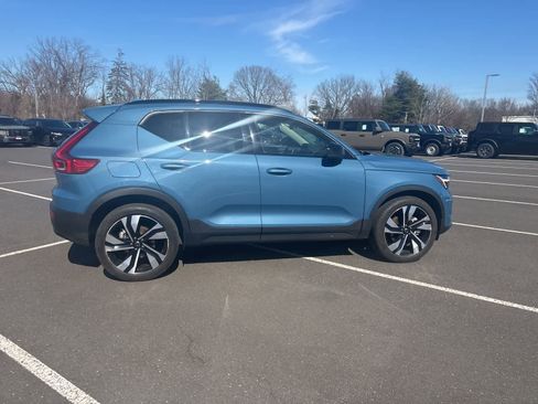 Used 2025 Volvo XC40 B5 Ultra w/ Climate Package image 12