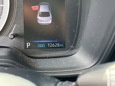 Used 2021 Toyota Corolla LE w/ Carpet Mat Package (TMS) image 10