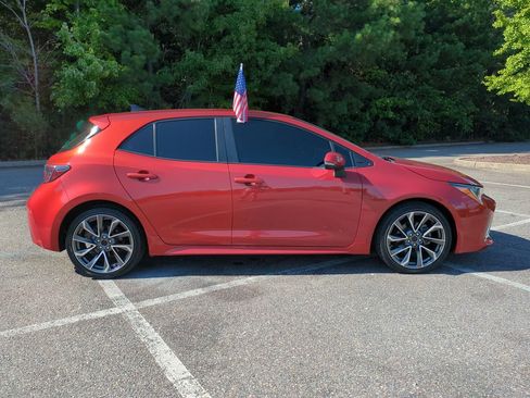 Used 2019 Toyota Corolla XSE FWD image 3
