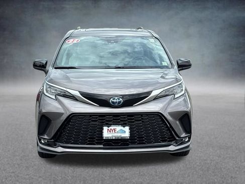 Used 2022 Toyota Sienna XSE w/ XSE Plus Package AWD/4WD image 9