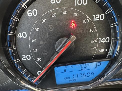 Used 2015 Toyota RAV4 Limited image 21