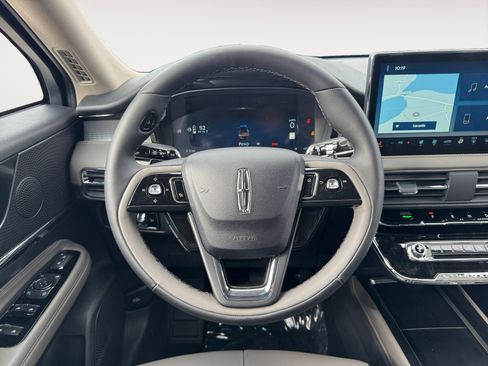 New 2026 Lincoln Corsair Premiere image 15