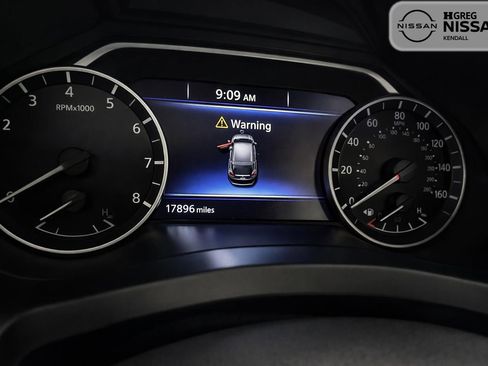Certified 2024 Nissan Murano SV w/ SV Midnight Edition Package AWD/4WD image 4