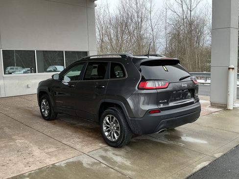 Used 2019 Jeep Cherokee Latitude Plus w/ Comfort/Convenience Group image 20