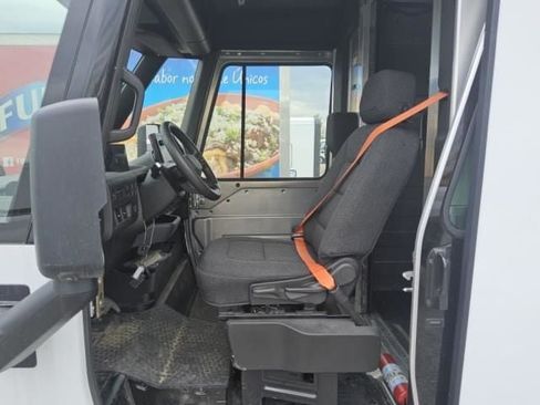 Used 2024 Chevrolet Brightdrop 600 w/ Commercial Equipment Package AWD/4WD image 8