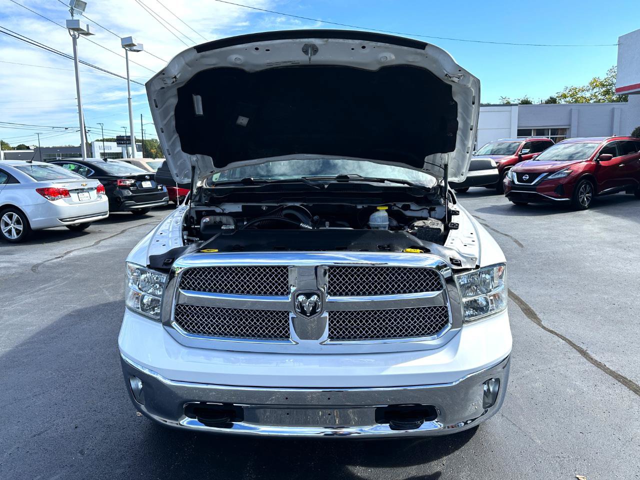 Used 2018 RAM 1500 SLT AWD/4WD image 18