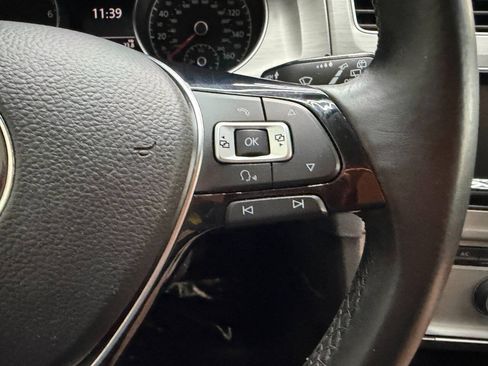 Used 2015 Volkswagen Golf 2-Door FWD image 19