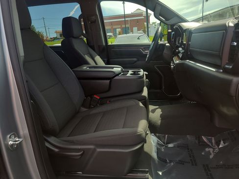 Used 2025 Chevrolet Silverado 2500 LT w/ Safety Package AWD/4WD image 17