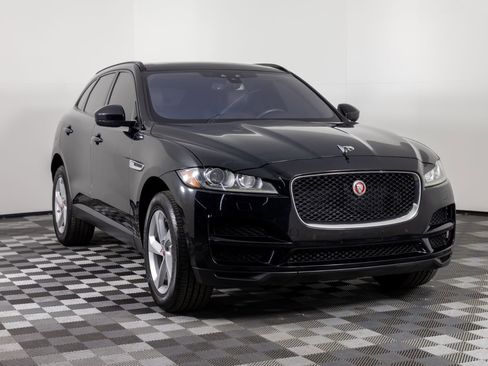 Used 2018 Jaguar F-PACE Premium image 10