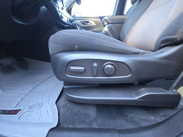 Certified 2023 Chevrolet Traverse LT FWD image 22