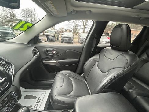 Used 2021 Jeep Cherokee Limited image 16