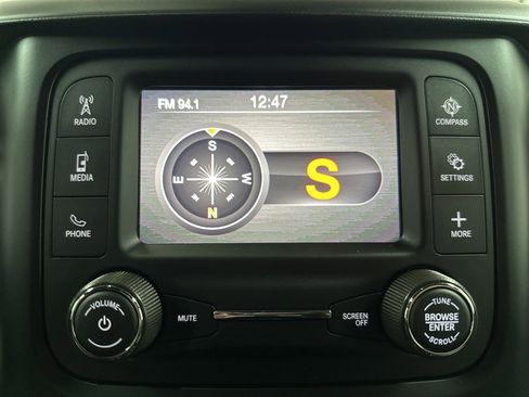 Used 2024 RAM 2500 Tradesman w/ Chrome Appearance Group image 25