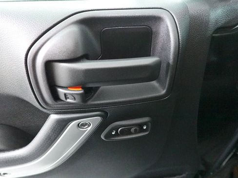 Used 2016 Jeep Wrangler Sahara image 8