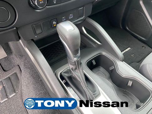 Used 2024 Nissan Frontier SV w/ Technology Package image 35