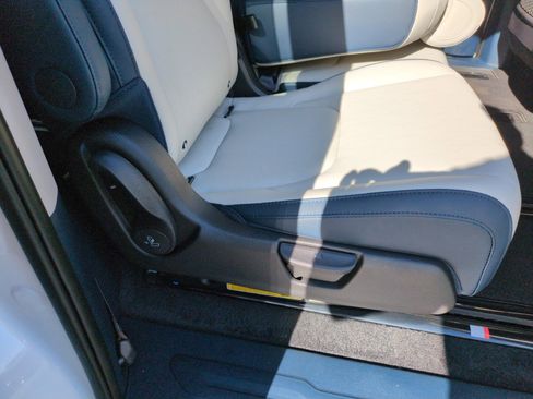New 2026 Kia Carnival EX FWD image 39