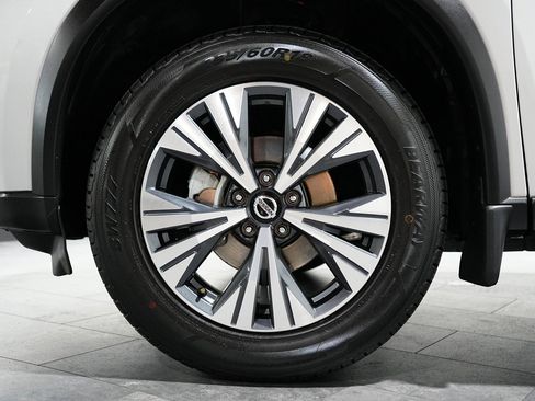 Used 2021 Nissan Rogue SV image 5