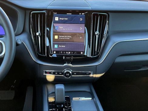 Used 2025 Volvo XC60 B5 Core w/ Protection Package Premier image 9