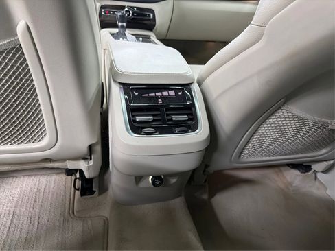 Used 2016 Volvo XC90 T6 Momentum w/ Momentum Plus Package AWD/4WD image 35