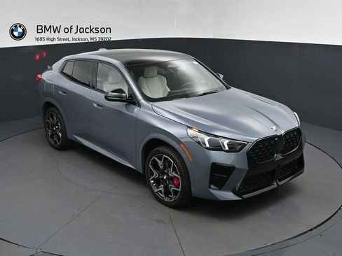 New 2026 BMW X2 xDrive28i w/ Technology Package AWD/4WD image 1