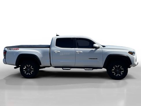 Used 2021 Toyota Tacoma TRD Off-Road w/ Technology Package AWD/4WD image 6