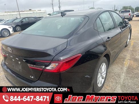 Used 2026 Toyota Camry LE image 5