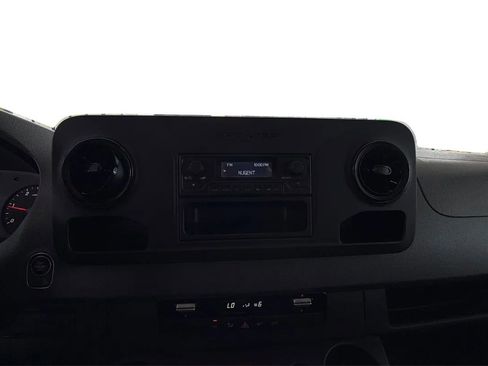 Used 2021 Mercedes-Benz Sprinter 2500 image 22