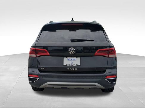 Certified 2023 Volkswagen Taos SE FWD image 5