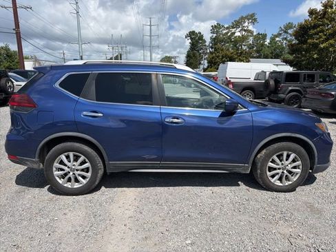 Used 2019 Nissan Rogue SV AWD/4WD image 2
