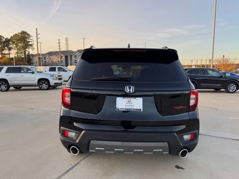 Certified 2025 Honda Passport TrailSport image 7