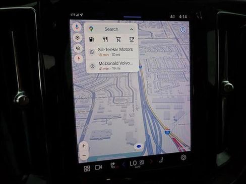 Used 2022 Volvo XC60 B5 Momentum image 23