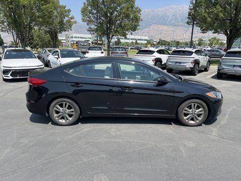 Used 2018 Hyundai Elantra SEL FWD image 6