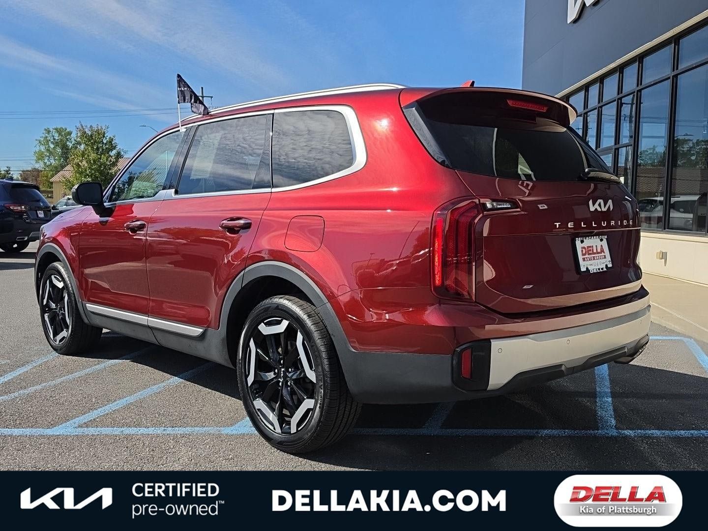 Certified 2024 Kia Telluride S w/ S Sunroof Package AWD/4WD image 3