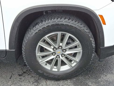 Used 2023 Chevrolet Traverse LT image 8