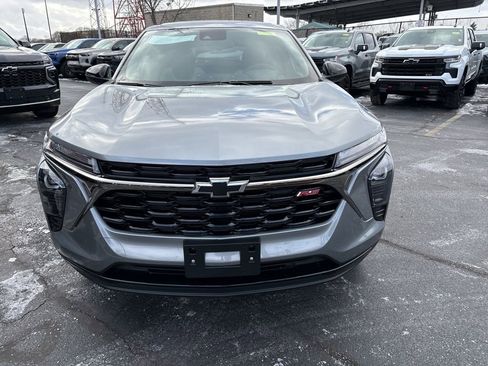 New 2026 Chevrolet Trax RS w/ Sunroof Package image 2