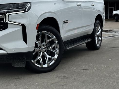 Used 2022 Chevrolet Tahoe LT w/ LT Signature Plus Package AWD/4WD image 12