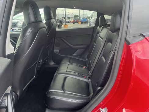 Used 2021 Tesla Model Y Long Range AWD/4WD image 33