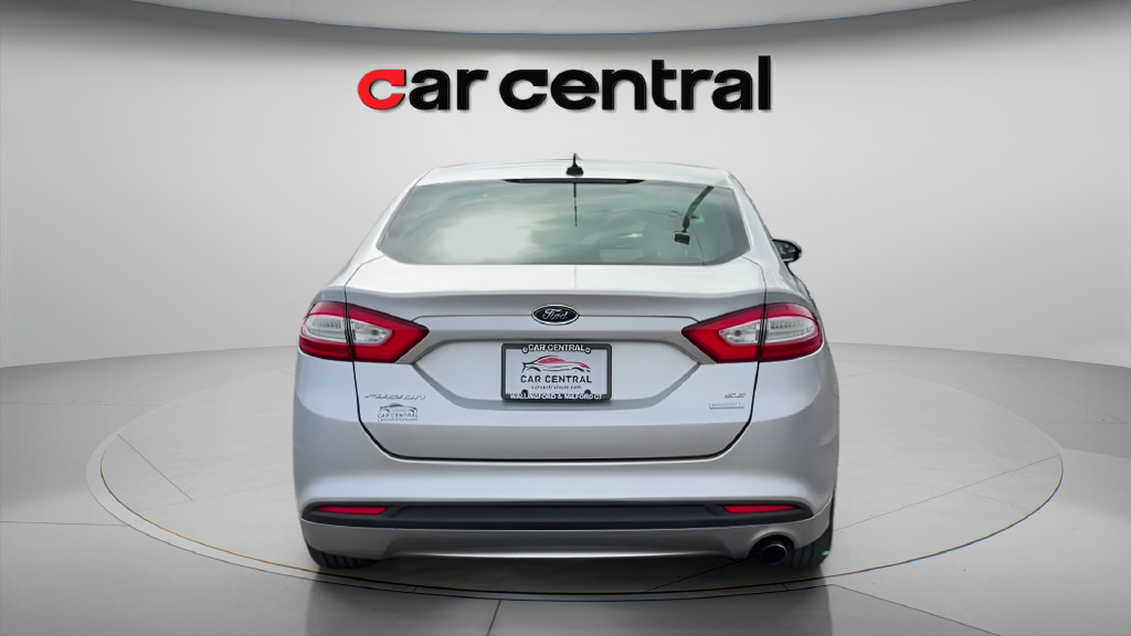 Used 2014 Ford Fusion SE w/ Equipment Group 202A FWD image 4