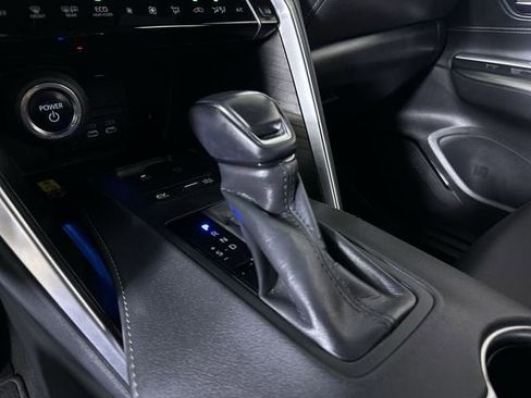 Used 2023 Toyota Venza XLE AWD/4WD image 16