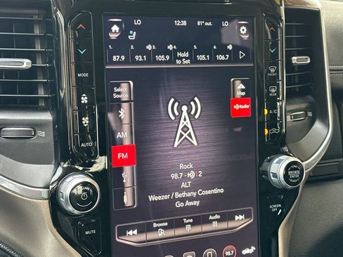 Used 2019 RAM 1500 Laramie image 24