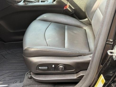 Used 2019 Chevrolet Equinox Premier image 19